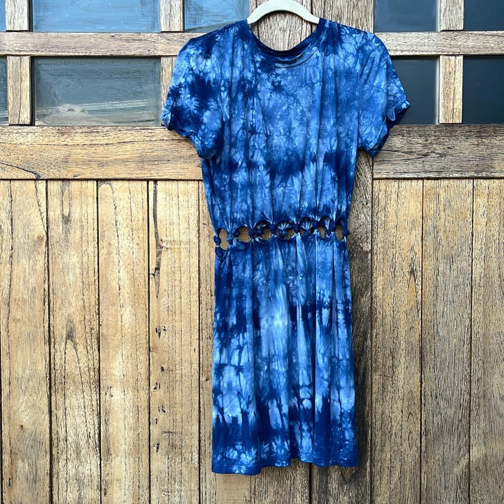 American Eagle dress with cut out